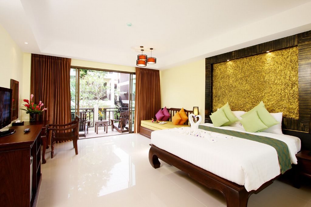 Hive Khaolak Beach Resort 
