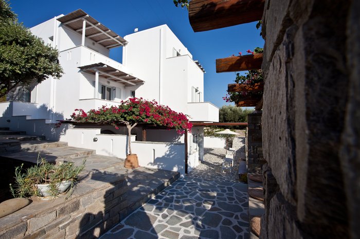 Roses Beach Hotel 