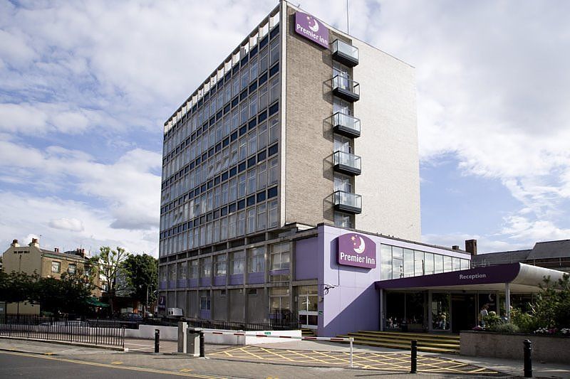 Premier Inn London Putney Bridge Premier Inn London Putney Bridge