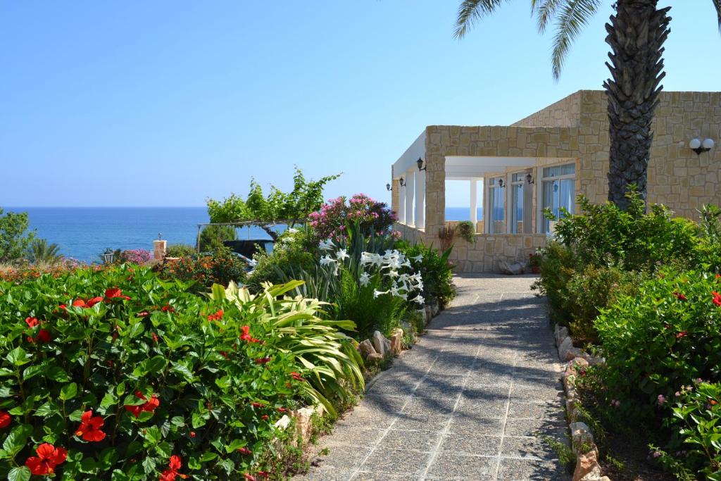 Aphrodite Beach Hotel 