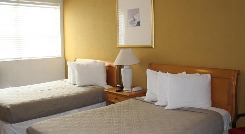Ocean Surf Hotel 