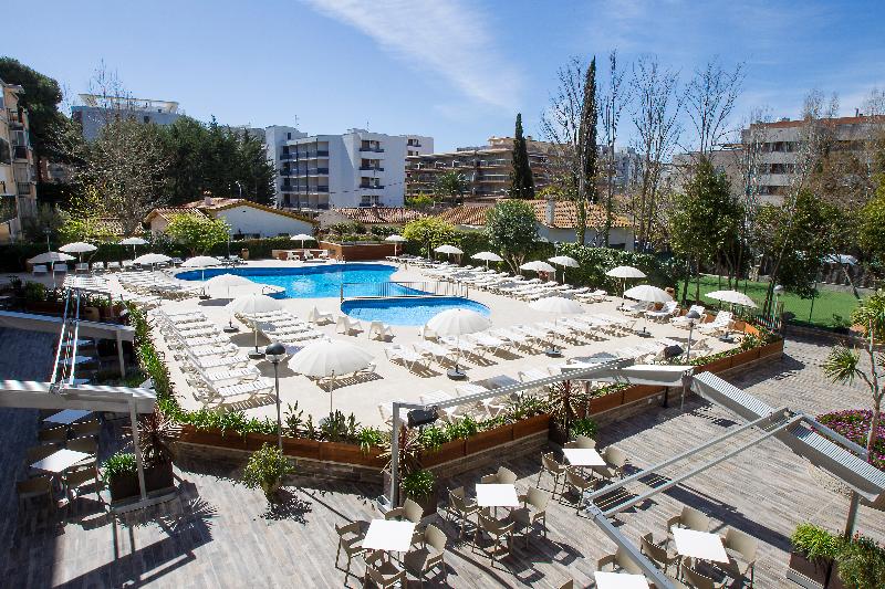 Cye Holiday Centre Aparthotel