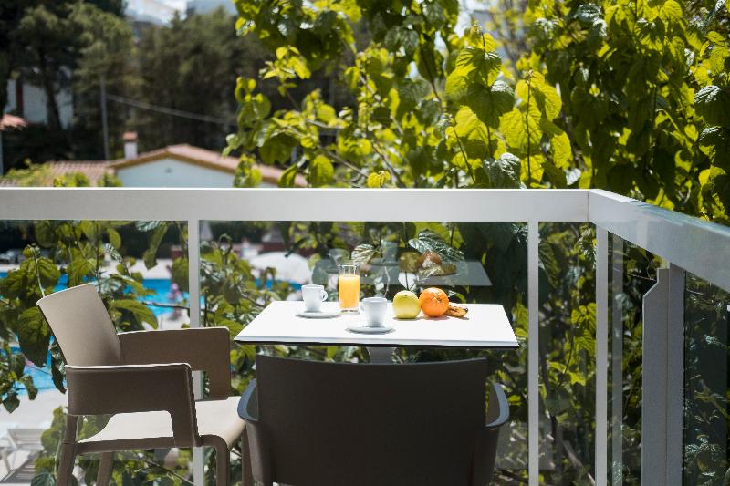 Cye Holiday Centre Aparthotel
