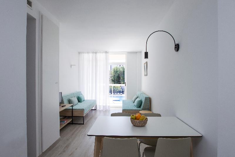 Cye Holiday Centre Aparthotel