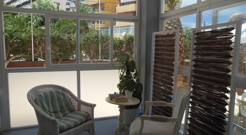 Apartamentos Es Cantó 
