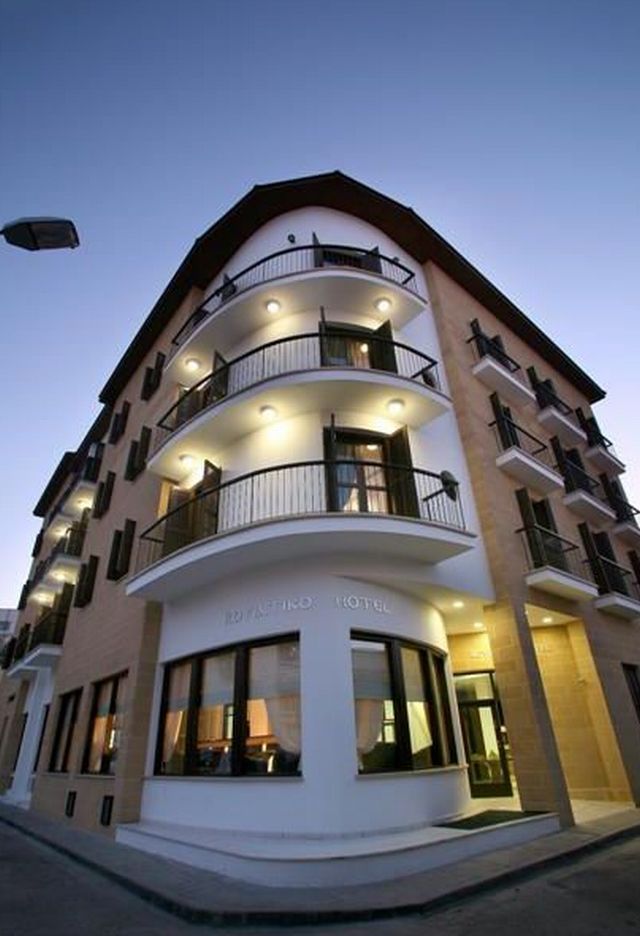 Royiatiko Hotel 