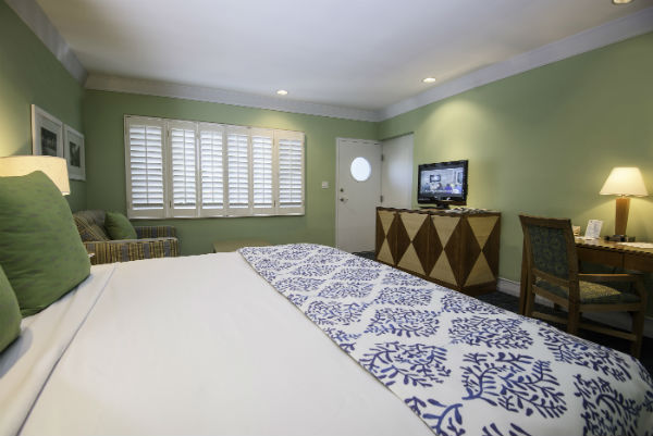 Naples Beach Hotel And Golf Club 