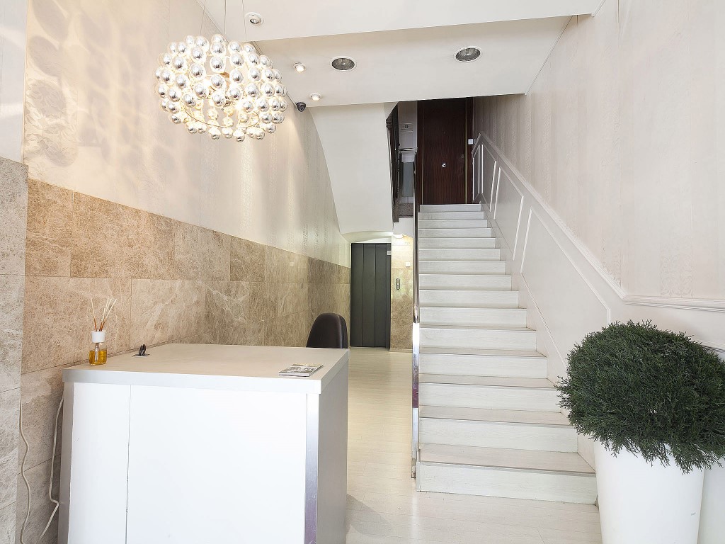 Grandom Suites 