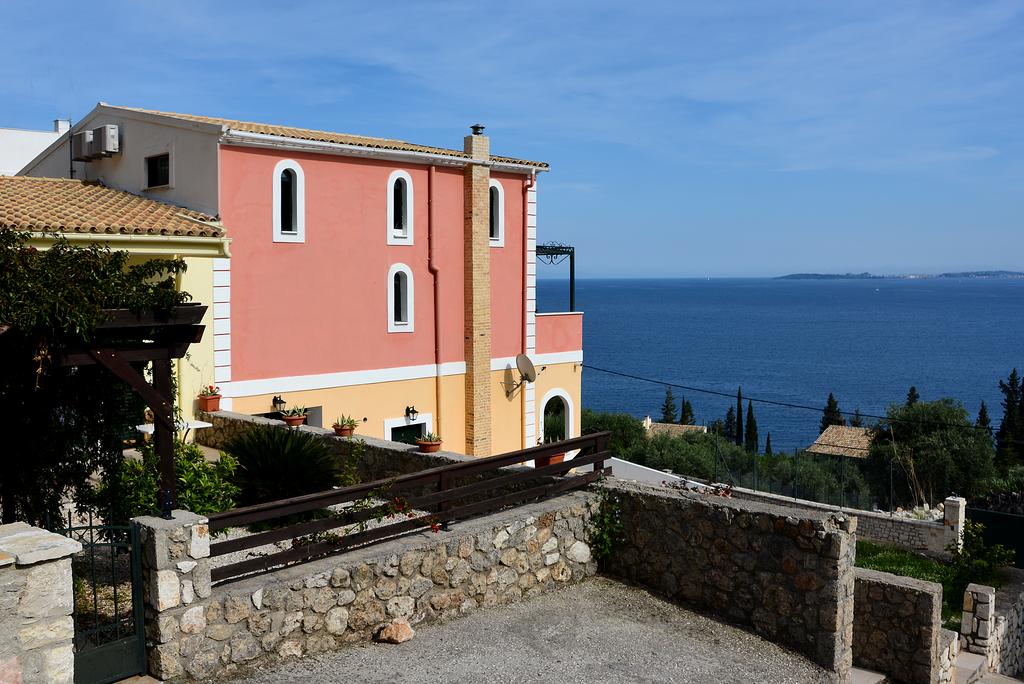 Sarakinos Apartments 