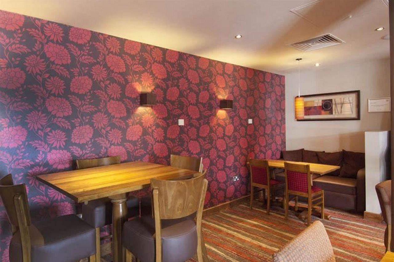 Premier Inn Southampton West Quay 