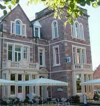 Glen Mhor Hotel & Apartments 
