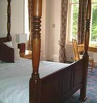 Glen Mhor Hotel & Apartments 