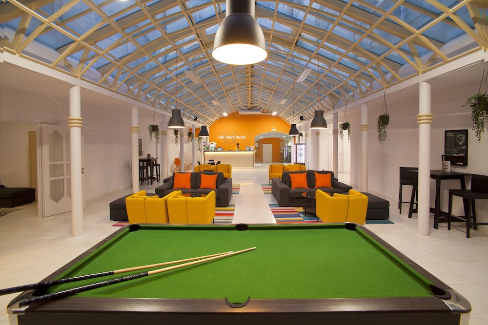 Uni Youth Hostel 