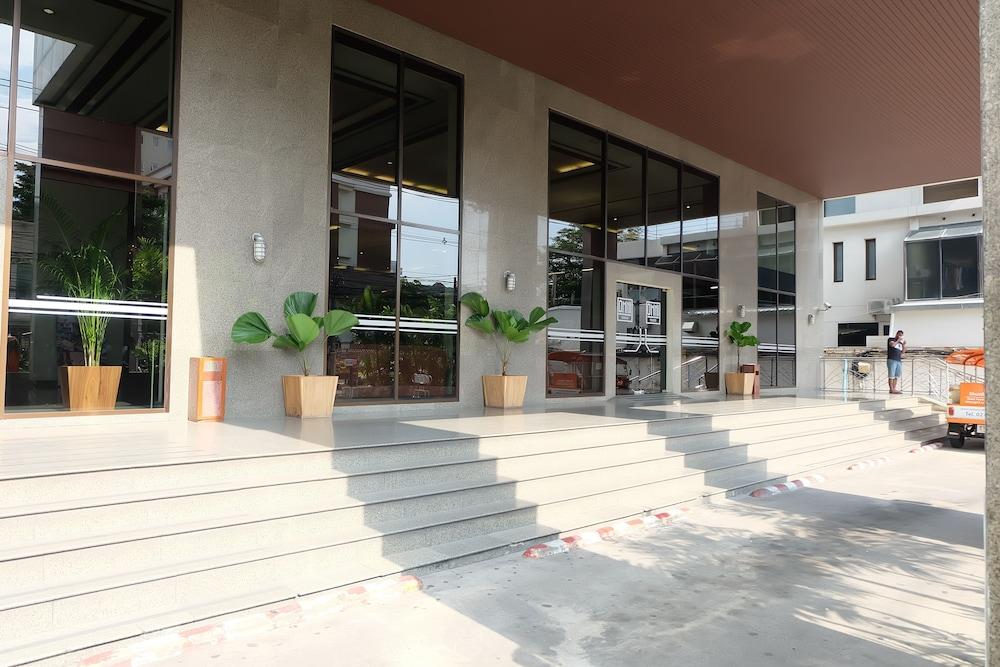 Omni Tower Sukhumvit Nana By Compass Hospitality 