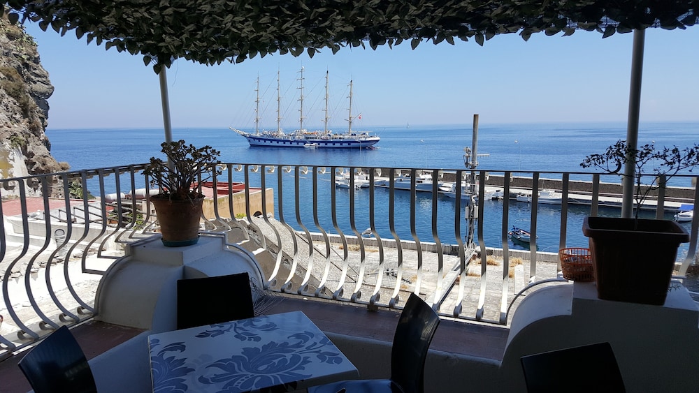 B&B Ventura 