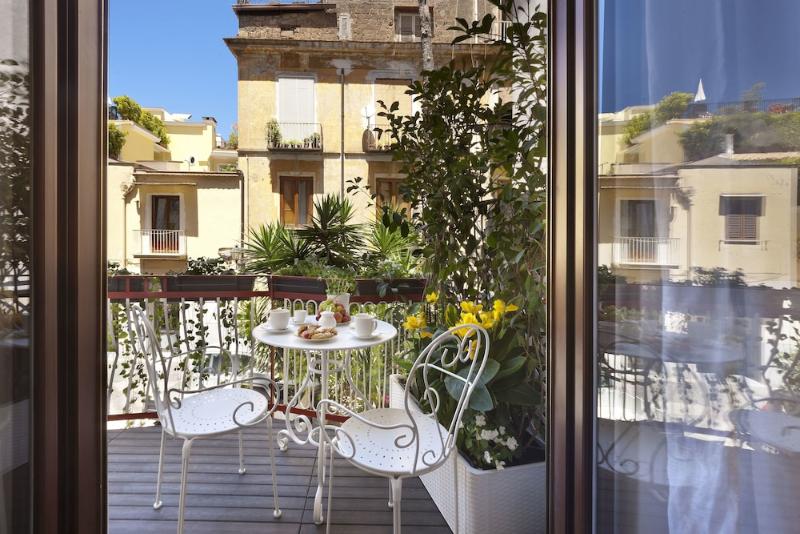 Sorrento Flower Rooms 