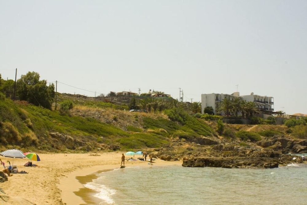 Lena Beach Hotel 