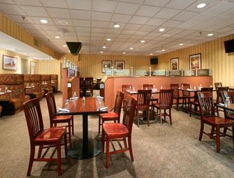 Ramada By Wyndham Mitchell Hotel & Conference Center 