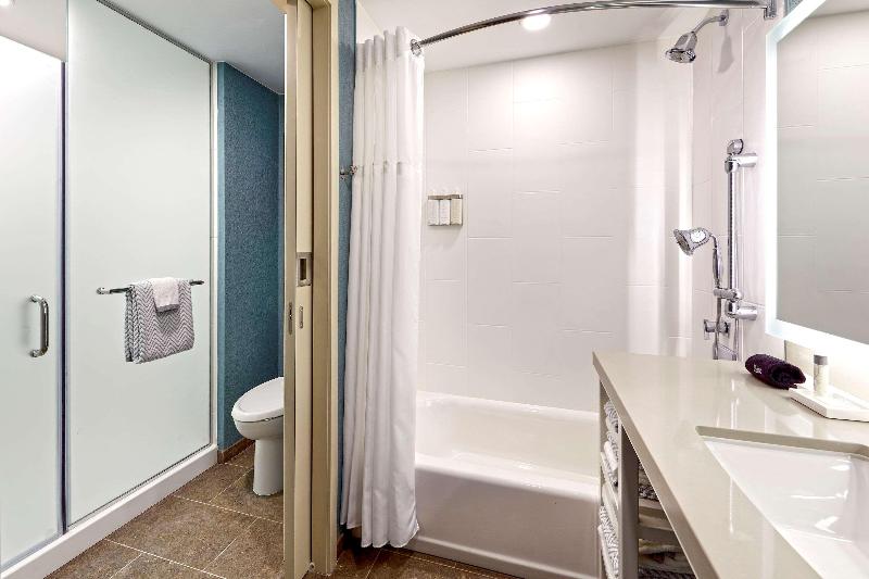 Anaheim Resort Suites 