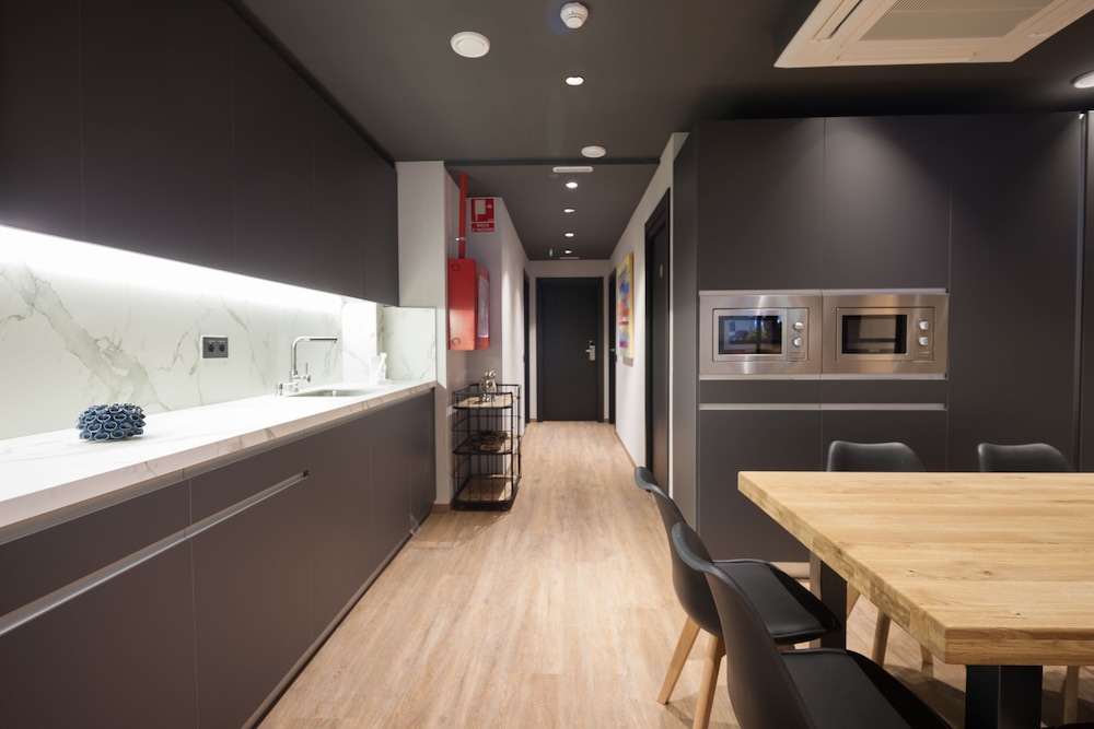 Airhostel Barcelona Airport 24h Airhostel Barcelona Airport 24h