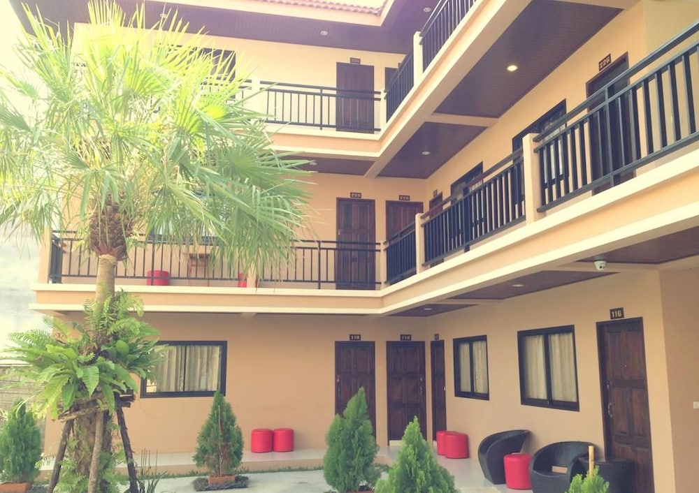 Panupong Hotel 