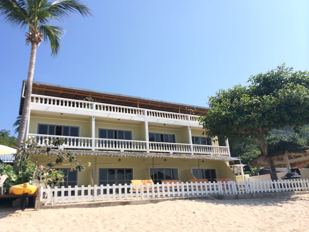Coral View Maehaad Serviced Apartment 