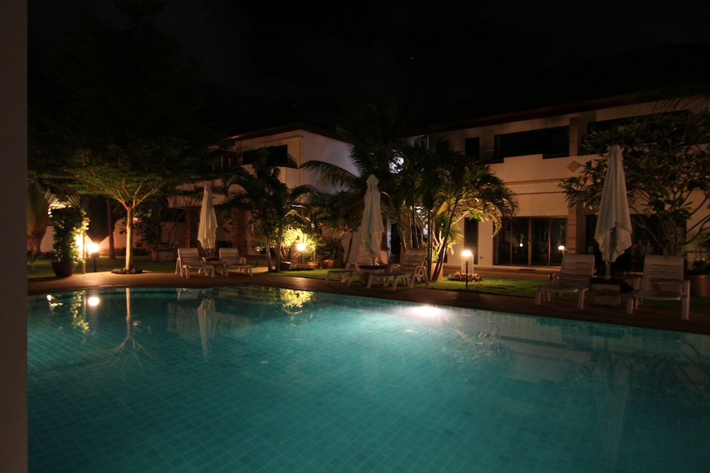 Babylon Pool Villas 