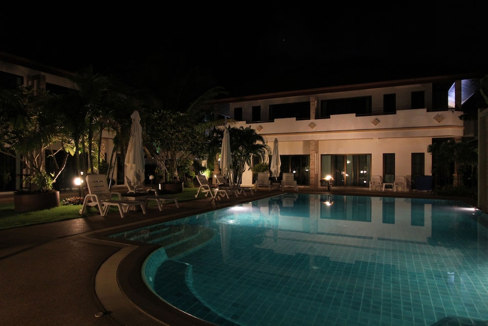 Babylon Pool Villas 