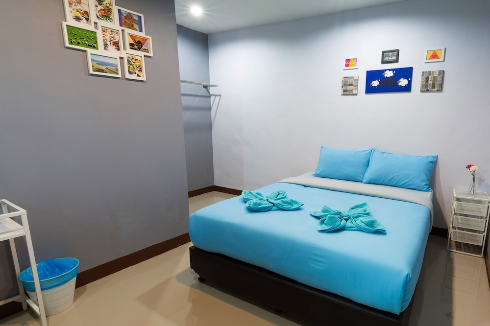 Wanderlust Bangkok Hostel 