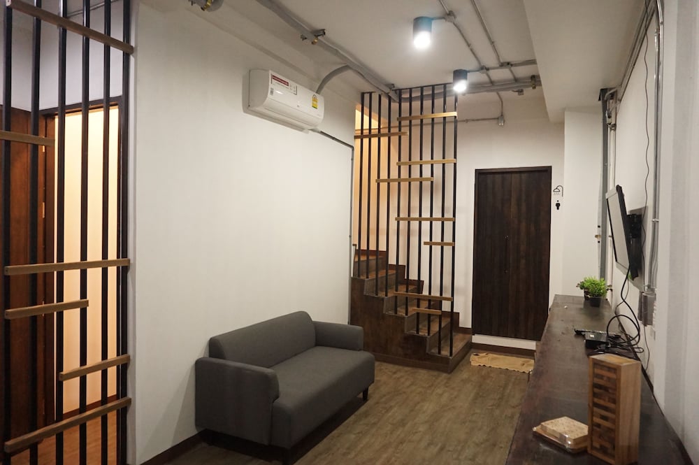 Feel Good Bangkok Hostel Feel Good Bangkok Hostel