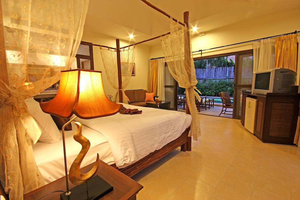 Napalai Pool Villa Resort 
