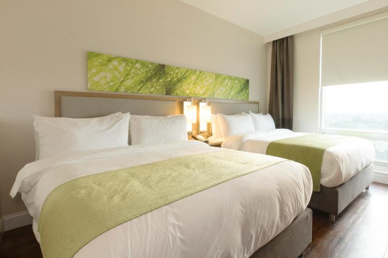 Wyndham Garden Fresh Meadows Flushing 