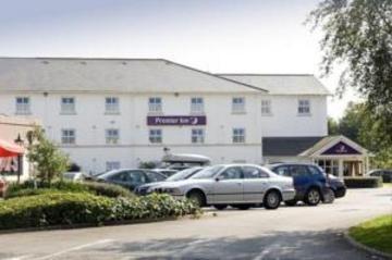 Premier Inn Cheltenham Central 