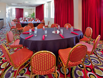 Holiday Inn Kansas City Downtown - Aladdin 