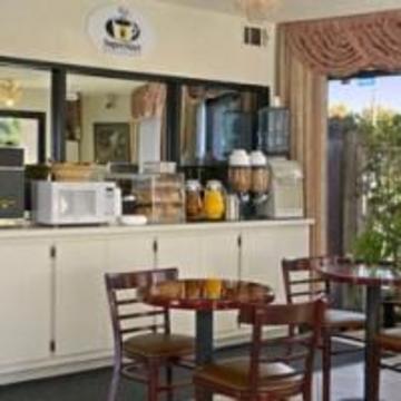 Super 8 By Wyndham, Los Angeles/Alhambra 