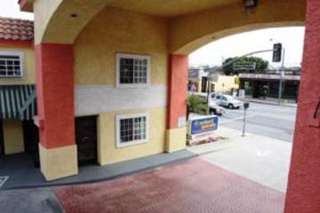Sunburst Spa & Suites Motel 