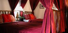 Tri Yaan Ros Colonial House 