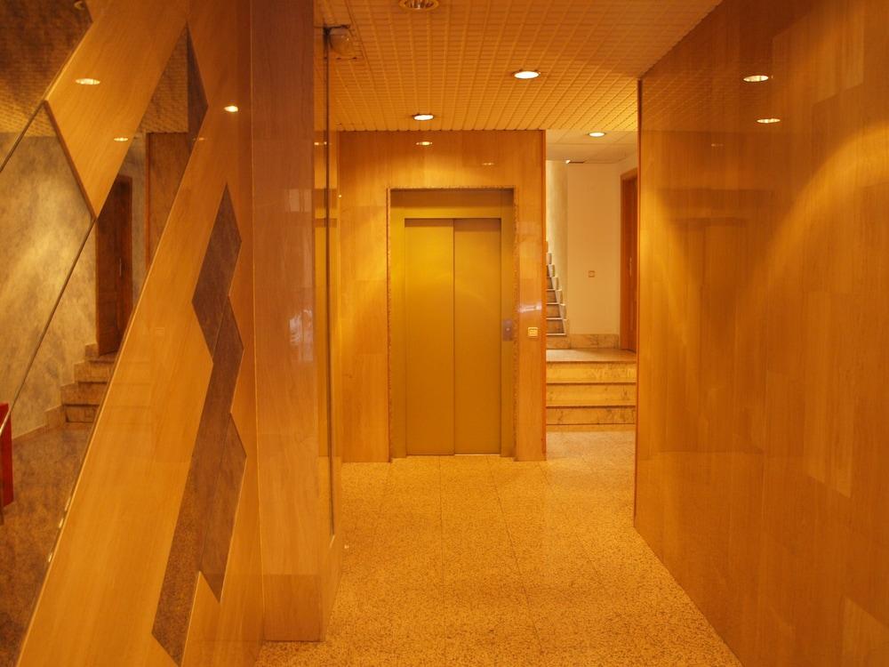 Stylish City Aparthotel 