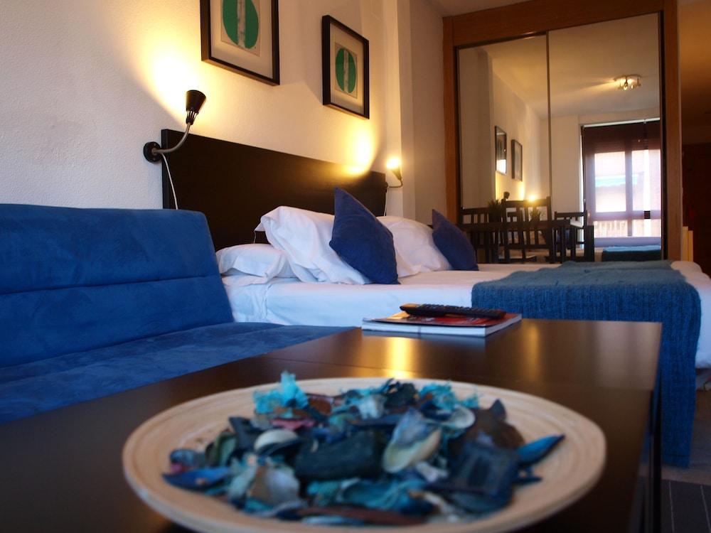 Stylish City Aparthotel 