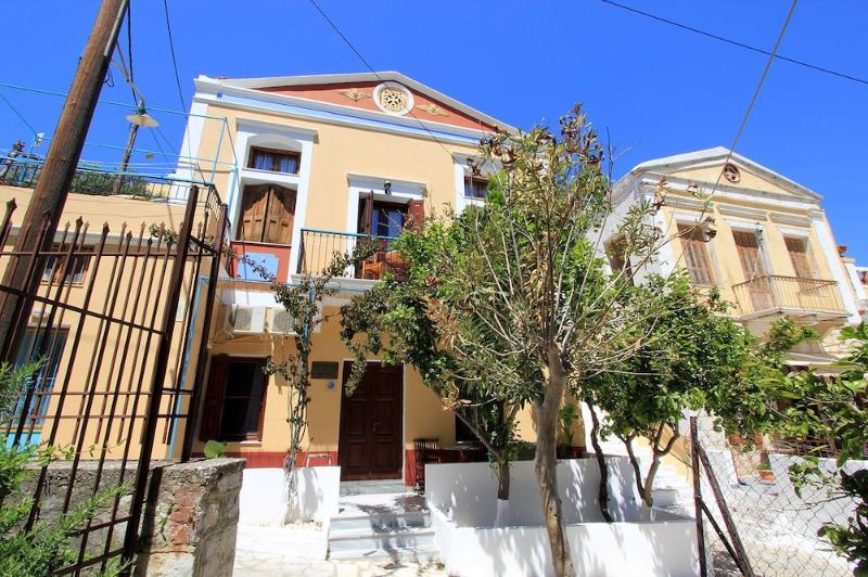 Symi Center 