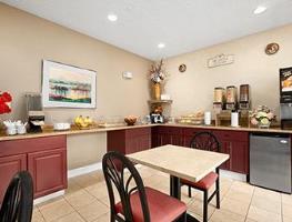 Howard Johnson Inn And Suites 