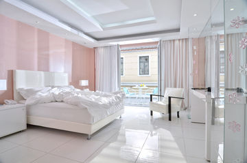 Athens Status Suites 