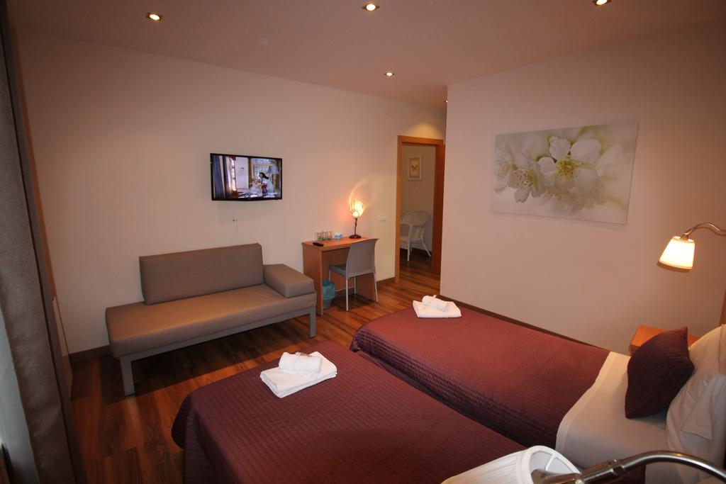 Hostal Orleans Barcelona Hostal Orleans Barcelona