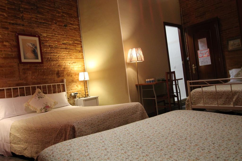 Hostal Orleans Barcelona 