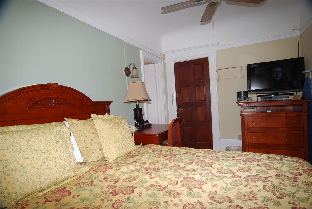 Rose Garden Inn 